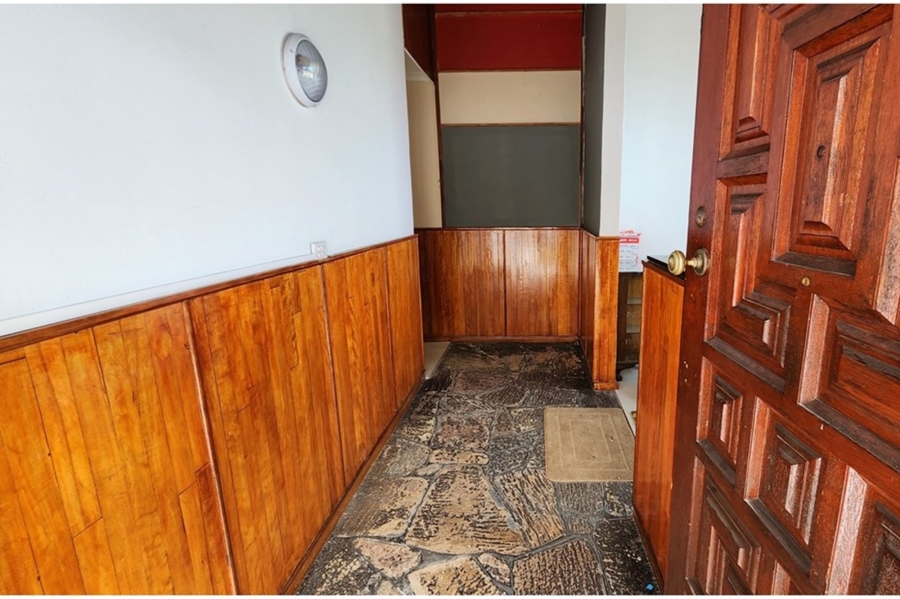 7 Bedroom Property for Sale in Parow Valley Western Cape